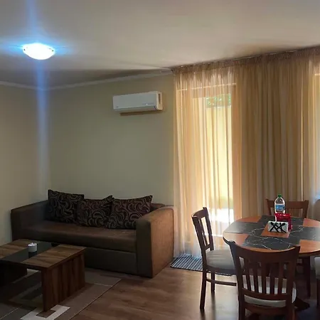 Argisht Palace 2-bedroom With Parking Апартаменти Варна