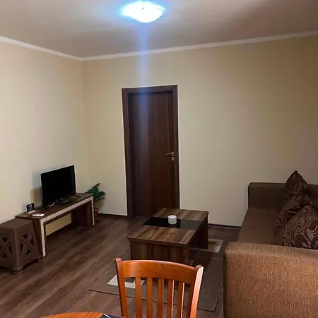 Argisht Palace 2-bedroom With Parking Апартаменти *