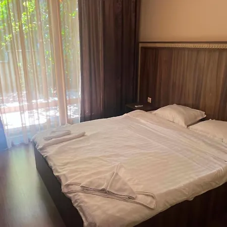 Argisht Palace 2-bedroom With Parking Апартаменти